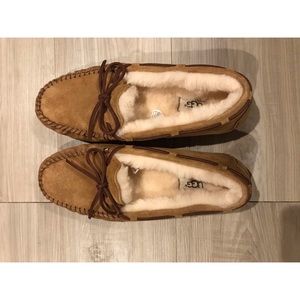 UGG Dakota Women’s Slipper •NEW•